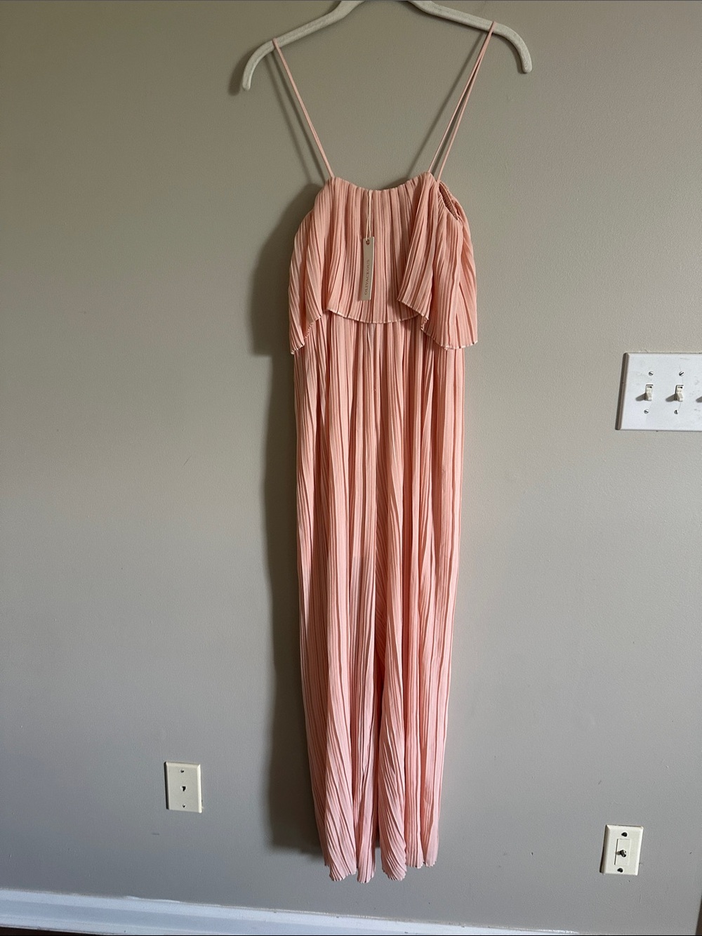 Light Pink Pleated Jumpsiut - Picture 10 of 12